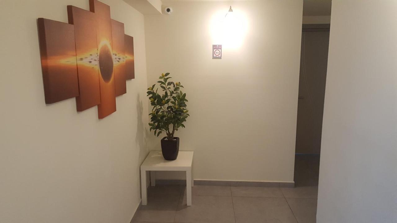 Sur La Mer Hotel Ashdod Bagian luar foto