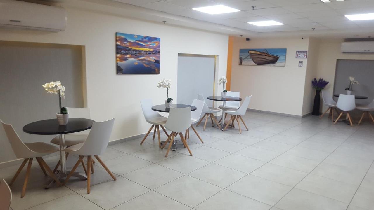 Sur La Mer Hotel Ashdod Bagian luar foto