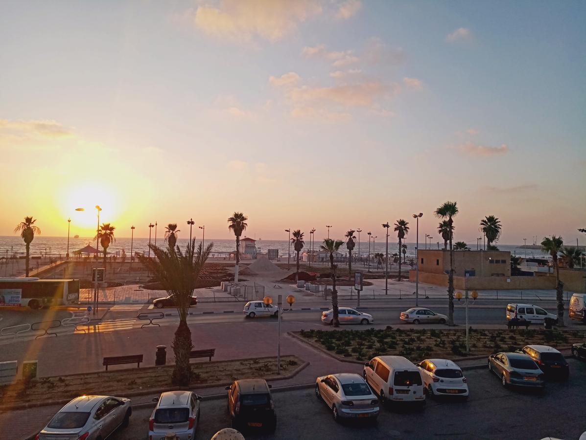 Sur La Mer Hotel Ashdod Bagian luar foto